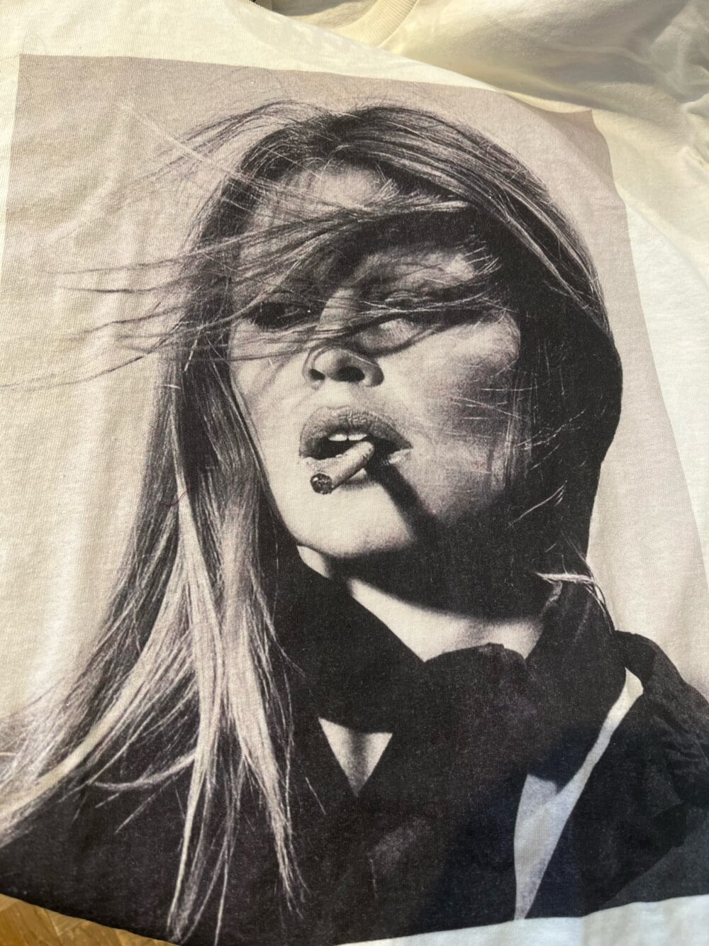 Retro t-shirt smoke Bridgitte Bardot