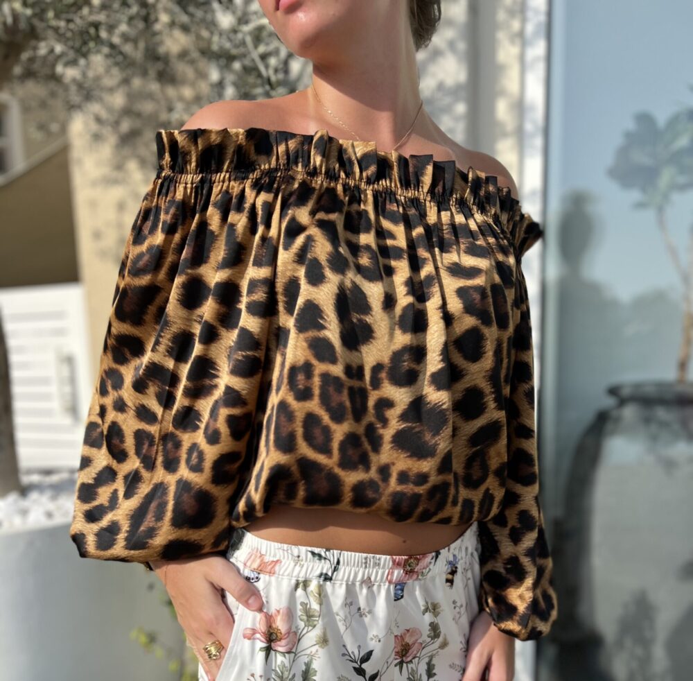 Design by Lærke Leopard Elisabeth Off-shoulder Bluse