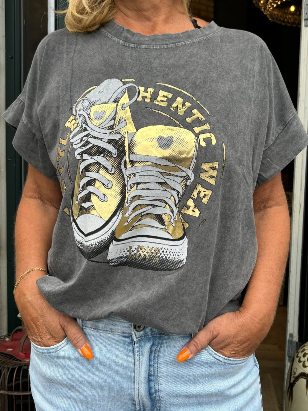 Cabana Living Maddy 'Sneakers' T-shirt - Sort