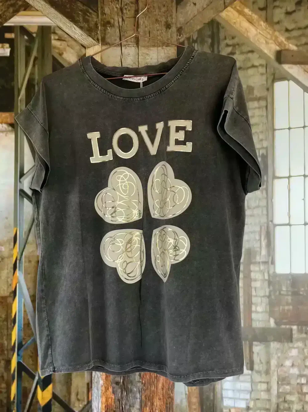 Cabana Living Maddy 'Love' T-shirt - Sort