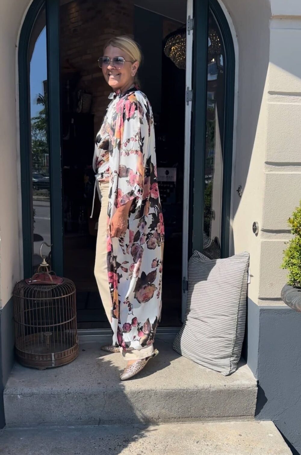 Design by Lærke Kimono - Hvid/Blomstret - Image 2